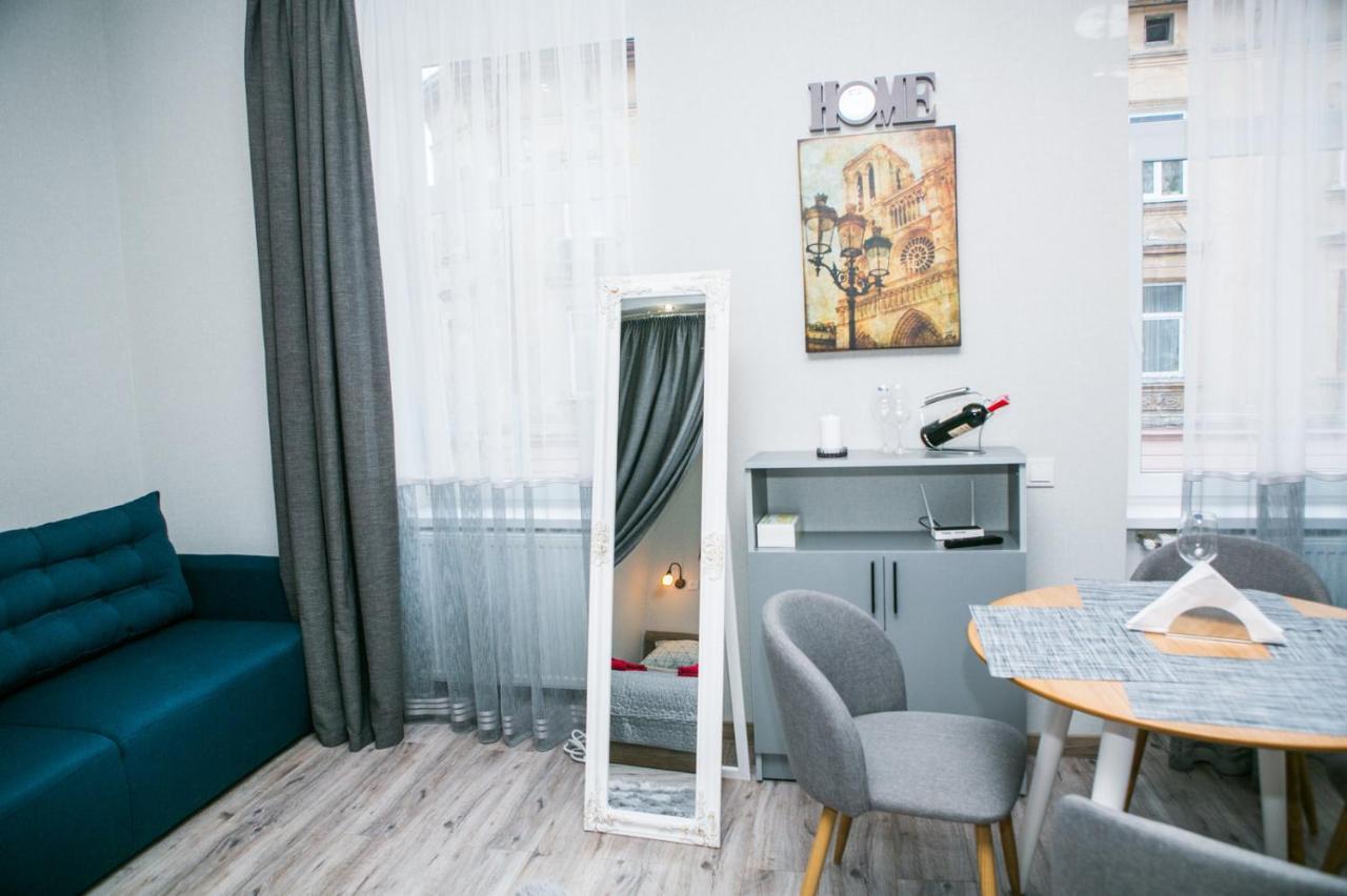Luxury Flat In Downtown Apartamento Lviv Exterior foto